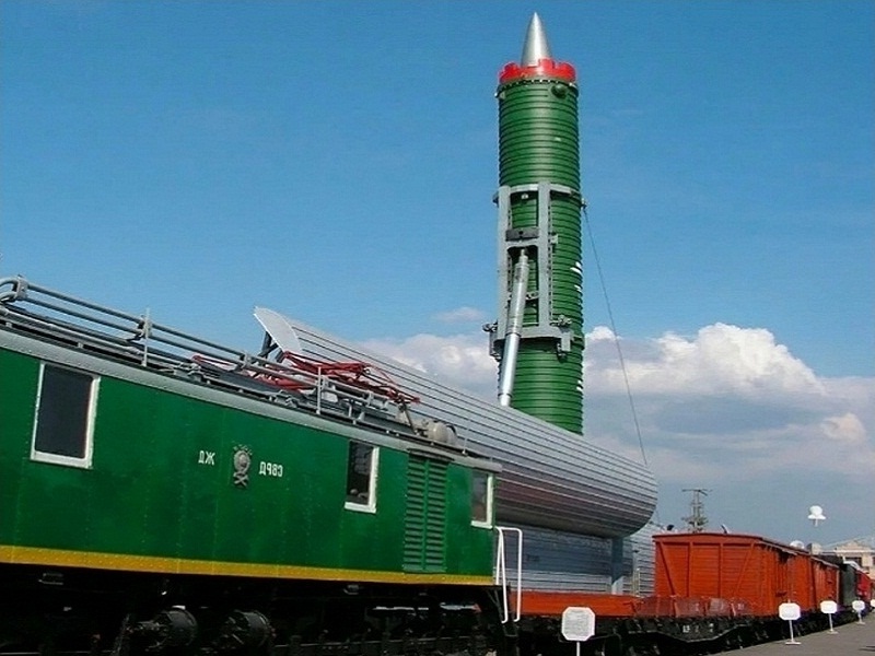 поезд с ядерными ракетами