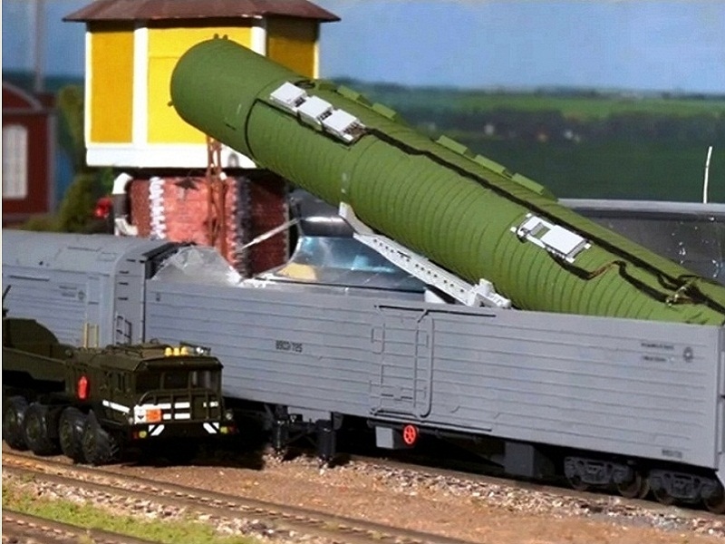 поезд с ядерными ракетами