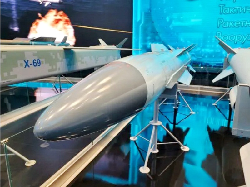 Анонс Х-58УШКЭ на авиашоу Airshow China 2024 вооружение самолета су 57