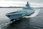 Этот корабль несёт на себе «Леденящую душу угрозу». Владимир Путин поднял флаг на фрегате «Адмирал Головко»
