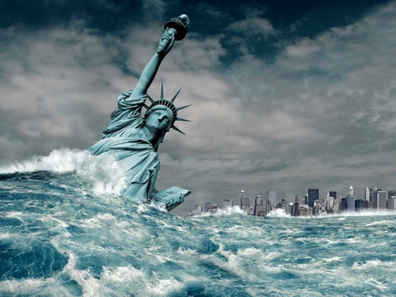 Сила природы посейдона. Статуя свободы Нью-Йорк. Атлантический океан шторм. Статуя свободы Нью-Йорк Sunami. Высота статуи свободы в Нью-Йорке.